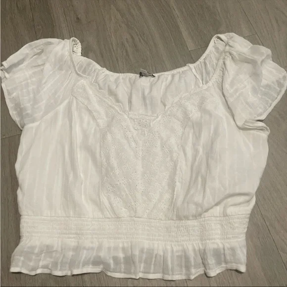 American Eagle Outfitters White Eyelet Peasant Crop Top - Picture 1 of 2